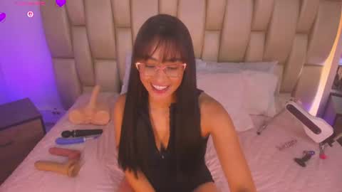 Snapshot of zoe_barlove chatting on 06.18.26 Your new obsession online show from 06.18.26