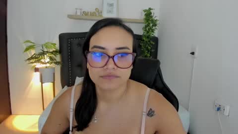 Zoe  online show from 01.06.25