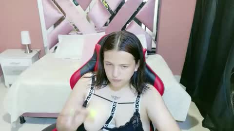 zoe online show from 04.06.26