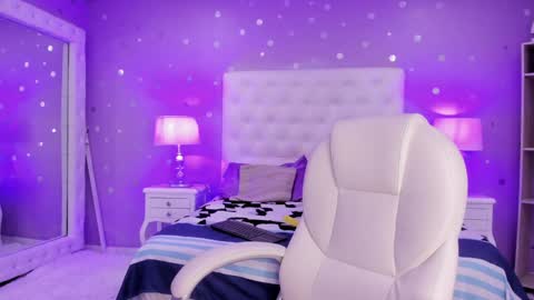 Snapshot of zoe_kravitx chatting on 01.27.25 CAMILA online show from 01.27.25