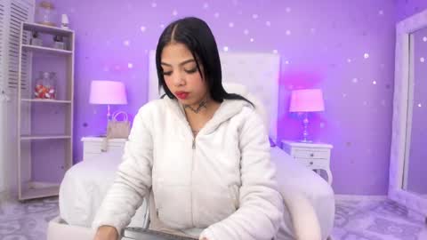 Snapshot of zoe_kravitx chatting on 02.20.25 CAMILA online show from 02.20.25