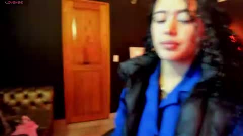 Snapshot of zoe_lara_34 chatting on 07.12.26 zoe online show from 07.12.26
