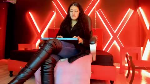 Snapshot of zoe_lara_34 chatting on 08.03.26 zoe online show from 08.03.26