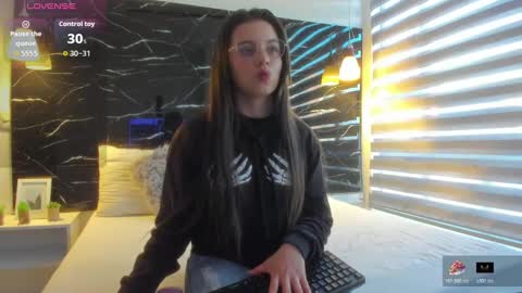 Zoe online show from 10.22.25