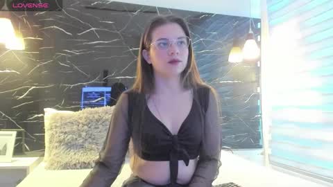 Zoe online show from 01.07.26