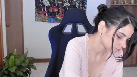 Snapshot of zoe_lover_ chatting on 12.19.24 Zoe online show from 12.19.24