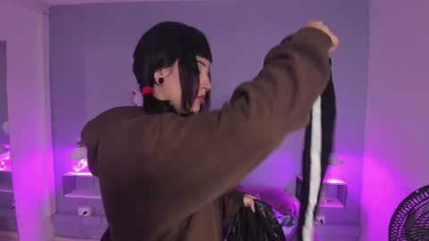 Snapshot of zoe_lynch_ chatting on 09.30.25 Zoe Lynch online show from 09.30.25