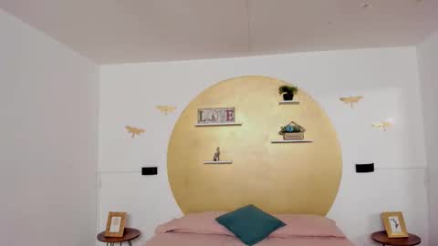 Snapshot of zoe_lynch_ chatting on 10.14.25 Zoe Lynch online show from 10.14.25