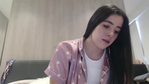 Snapshot of zoe_mill33r chatting on 09.09.25 Zoe online show from 09.09.25