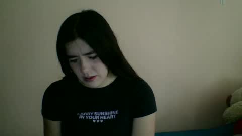 Snapshot of zoe_mill33r chatting on 11.04.25 Zoe online show from 11.04.25