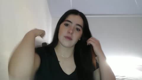 Snapshot of zoe_mill33r chatting on 04.07.26 Zoe online show from 04.07.26