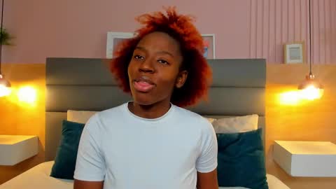 Zoe Novakk  online show from 10.16.25