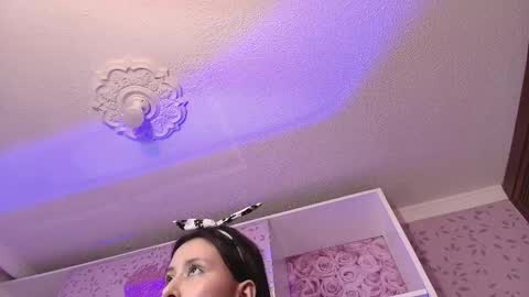 zoe_pettite_ online show from 03.04.25