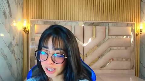 Zoe  online show from 11.05.25