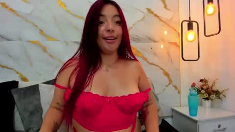 Snapshot of zoe_ross1 chatting on 06.18.26 Zoe online show from 06.18.26