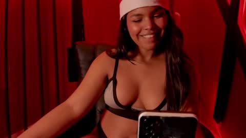 Snapshot of zoe_roux210949 chatting on 12.22.24 Zoe online show from 12.22.24