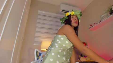 Hi guys i am Zoe  online show from 12.31.24