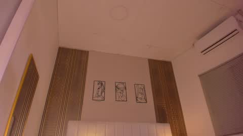 Hi guys i am Zoe  online show from 02.26.26