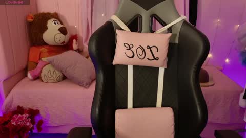 zoe_sullivan_ online show from 04.08.26