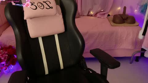 zoe_sullivan_ online show from 04.20.26