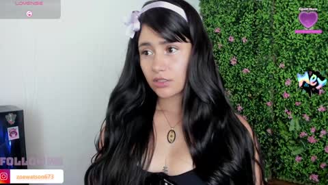 Snapshot of zoe_wattson chatting on 01.10.25 Zoe online show from 01.10.25