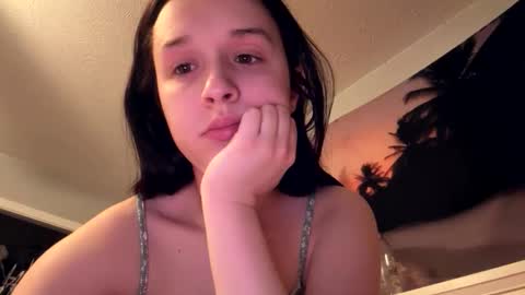 zoeapolo online show from 04.10.26