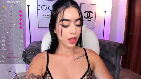 Snapshot of zoee_jackson chatting on 01.02.25  zoee jackson online show from 01.02.25
