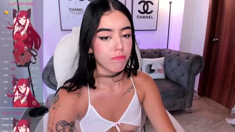 Snapshot of zoee_jackson chatting on 01.25.25  zoee jackson online show from 01.25.25