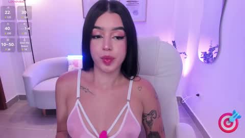 Snapshot of zoee_jackson chatting on 03.08.25  zoee jackson online show from 03.08.25
