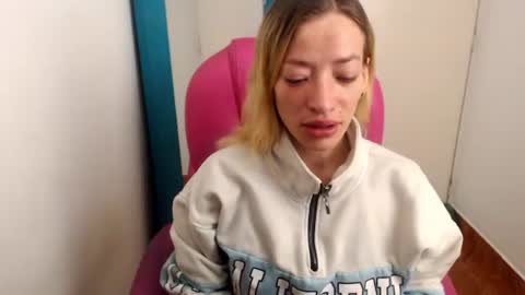 Snapshot of zoee_joness chatting on 08.03.26 zoe online show from 08.03.26