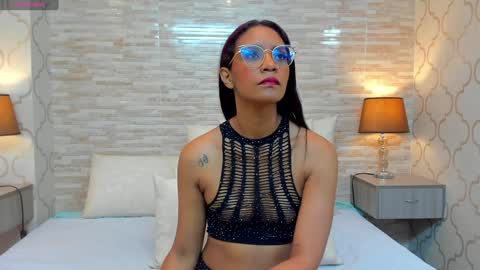 ZoeeSmitth online show from 12.18.24