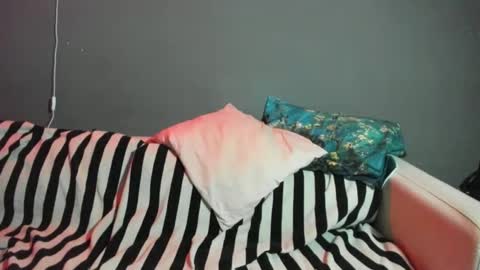 Snapshot of zoefae chatting on 10.15.25 Zoe Fae online show from 10.15.25