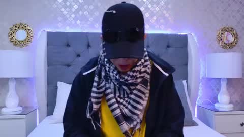 Zoe Krug online show from 11.15.25