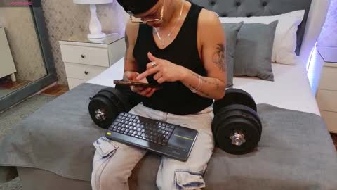 Zoe Krug online show from 12.20.25