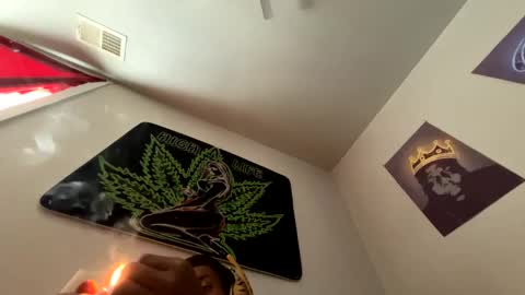 Snapshot of zoel87 chatting on 01.22.25 LovelyLatin25 online show from 01.22.25