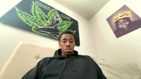 Snapshot of zoel87 chatting on 01.25.25 LovelyLatin25 online show from 01.25.25