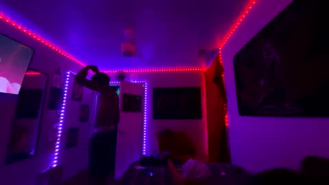 Snapshot of zoel87 chatting on 02.04.25 LovelyLatin25 online show from 02.04.25