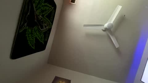 Snapshot of zoel87 chatting on 02.05.25 LovelyLatin25 online show from 02.05.25