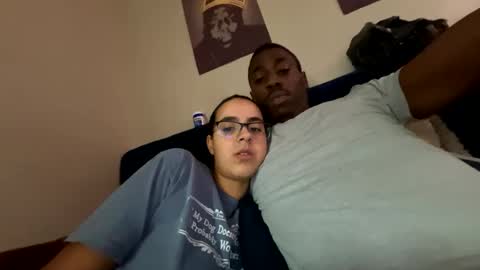 Snapshot of zoel87 chatting on 09.30.25 LovelyLatin25 online show from 09.30.25