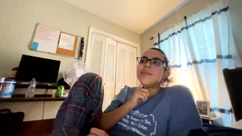 Snapshot of zoel87 chatting on 10.01.25 LovelyLatin25 online show from 10.01.25