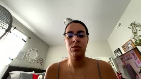 Snapshot of zoel87 chatting on 10.09.25 LovelyLatin25 online show from 10.09.25
