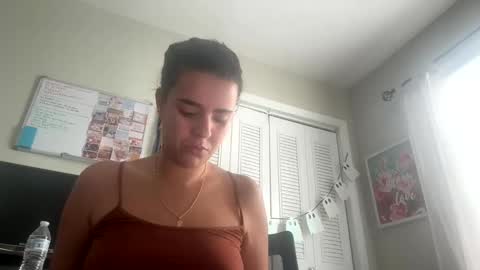 Snapshot of zoel87 chatting on 10.14.25 LovelyLatin25 online show from 10.14.25