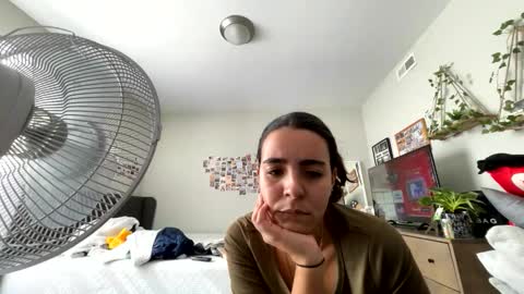 Snapshot of zoel87 chatting on 10.22.25 LovelyLatin25 online show from 10.22.25