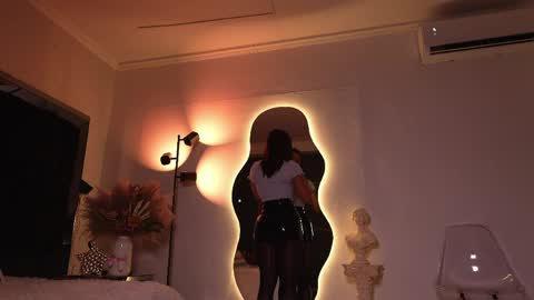 zoevidal_ online show from 04.20.26