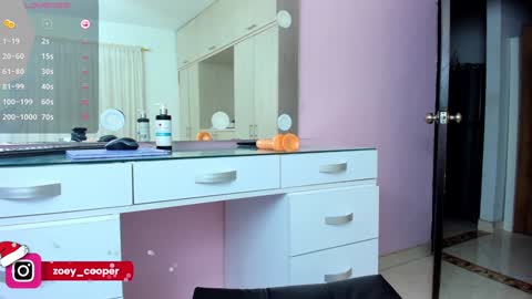 zoey  Independent model online show from 12.11.24