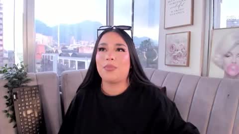 zoey thommpson online show from 10.10.25