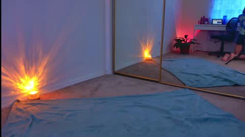 Zoeydanner online show from 01.19.25