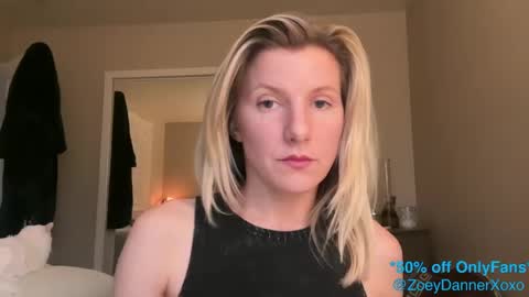 Zoeydanner online show from 02.06.25