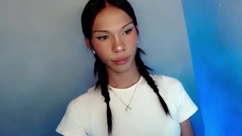Snapshot of zoeygorgeous19 chatting on 05.13.26 zoey online show from 05.13.26