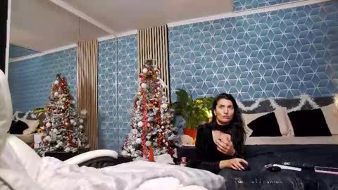 Zoey online show from 12.15.25